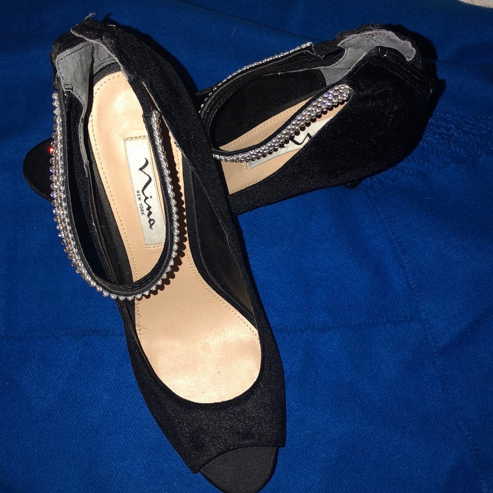 Stunning black open toe pumps